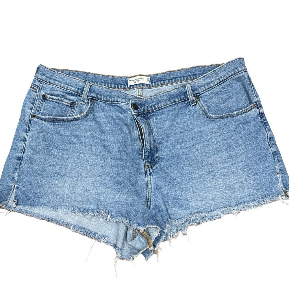 👖✨ Abercrombie & Fitch The Mom Short High-Rise Jeans‎ – Size 32 ✨